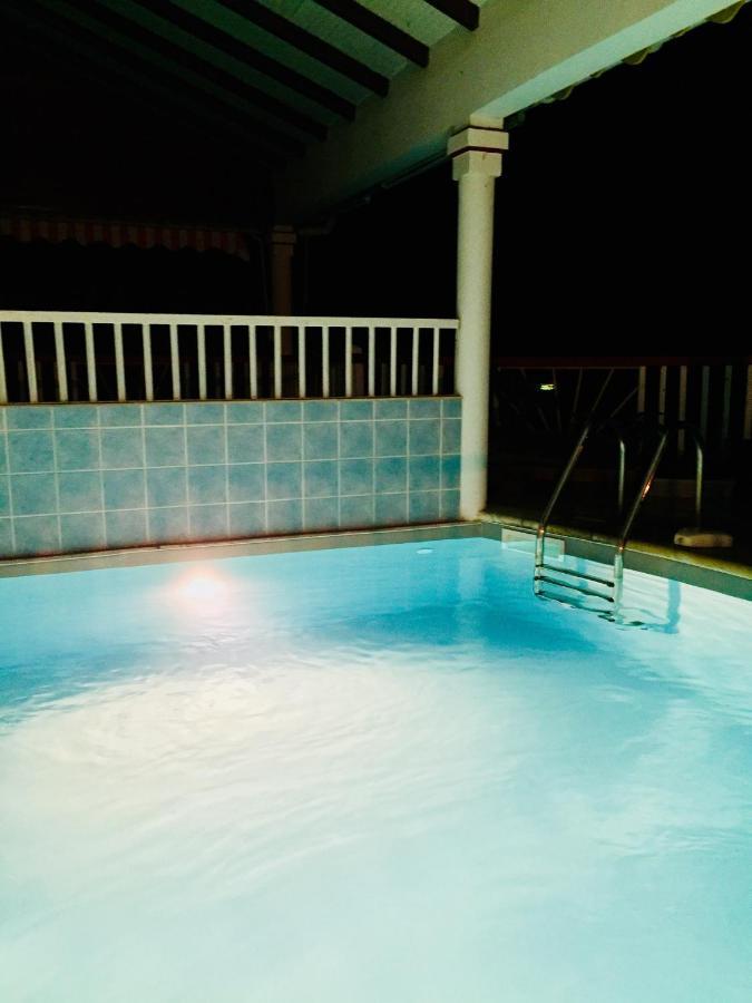 Soleil La Bed and Breakfast Terre-de-Bas Εξωτερικό φωτογραφία